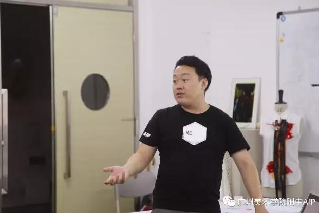 在答疑咨询现场 在答疑咨询现场