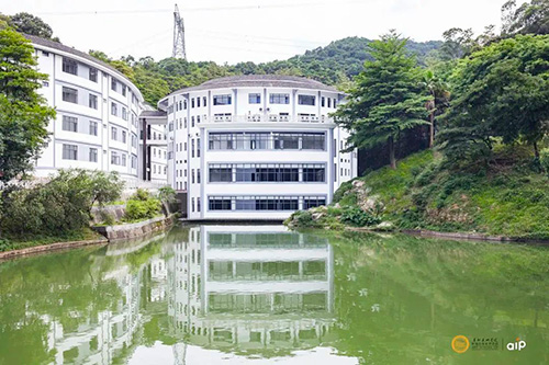 广美附中aip帽峰山校区主教学楼