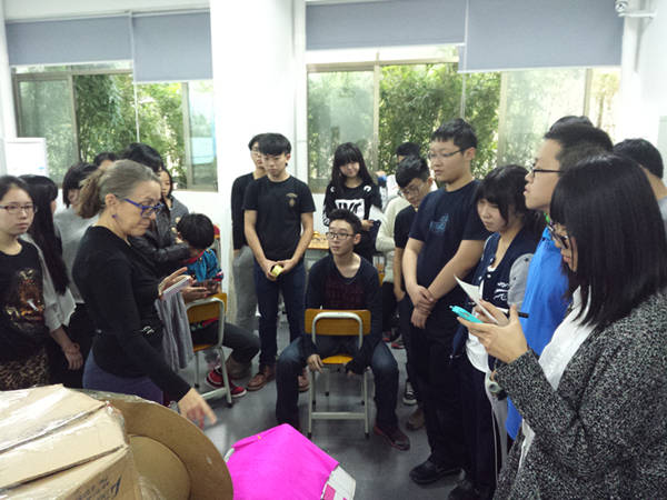 金斯顿大学CAROL老师到访广州美院附中