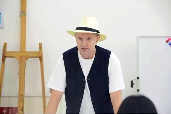 【AIP名校面对面】英国赫特福德大学Marty St James 教授访谈