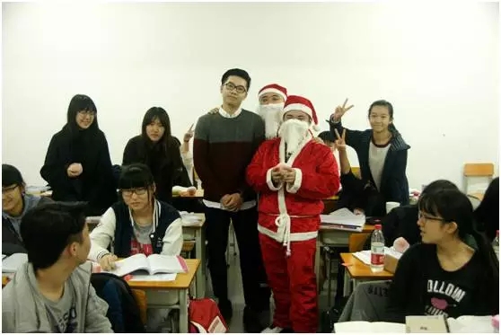 2015广美附中AIP十二月份校刊