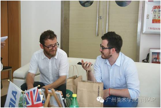 课后Gary和Jim在采访中还与我们分享了多次与AIP交流的心情。 课后Gary和Jim在采访中还与我们分享了多次与AIP交流的心情。