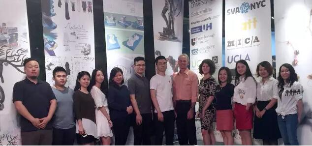 国际作品集探讨峰会院校人员与AIP工作人员合照 国际作品集探讨峰会院校人员与AIP工作人员合照