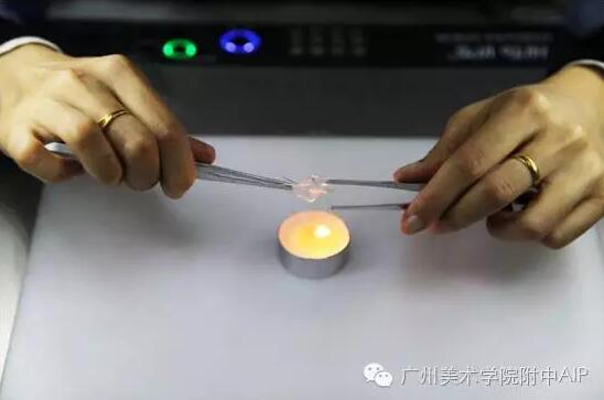学生制作现场动手扭一扭 学生制作现场动手扭一扭