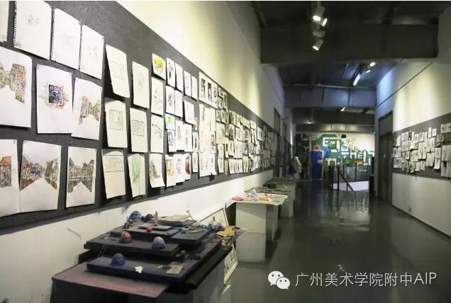 更多艺术作品展示的校园长廊2