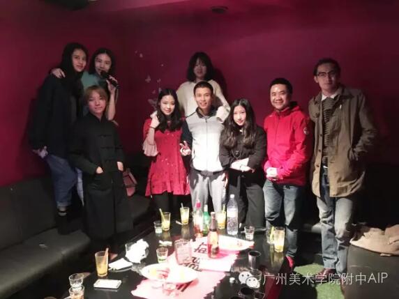 和2015年广州AIP预科毕业生合影 和2015年广州AIP预科毕业生合影