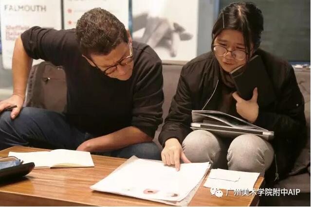 Andrew Beck与AIP学生在面试过程中 Andrew Beck与AIP学生在面试过程中