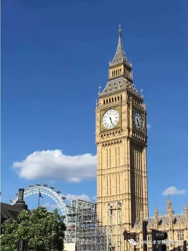 世界上著名的哥特式建筑之一伊丽莎白塔，也称：大本钟（Elizabeth Tower/Big Ben）