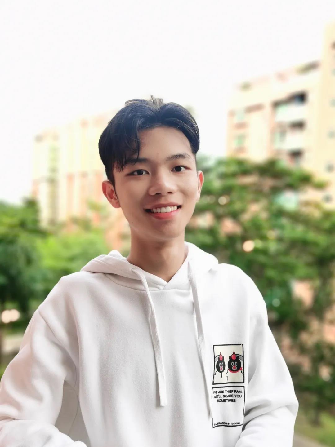【学生专访】坚持自己的态度，绝不跟风！