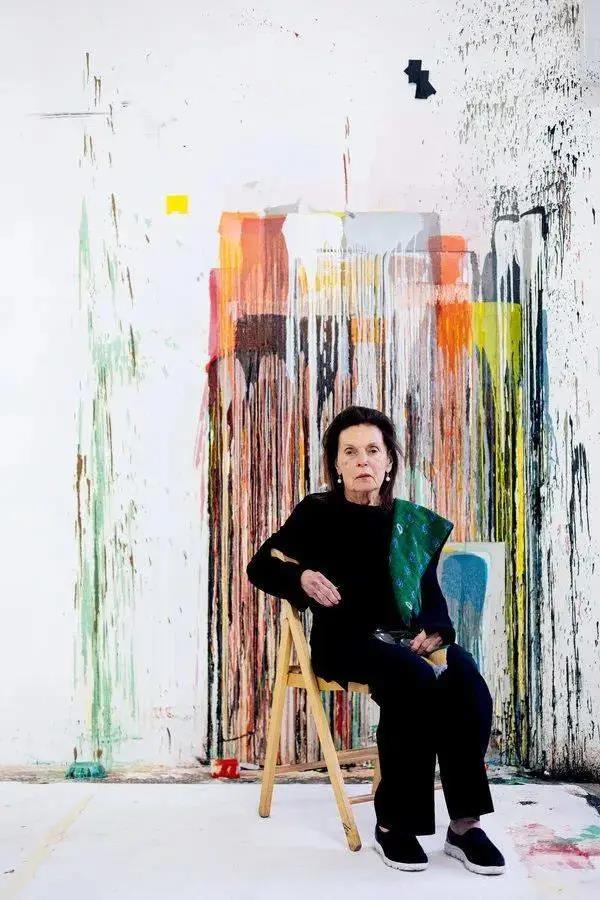 美国当代抽象艺术家帕特·斯蒂尔的“瀑布”